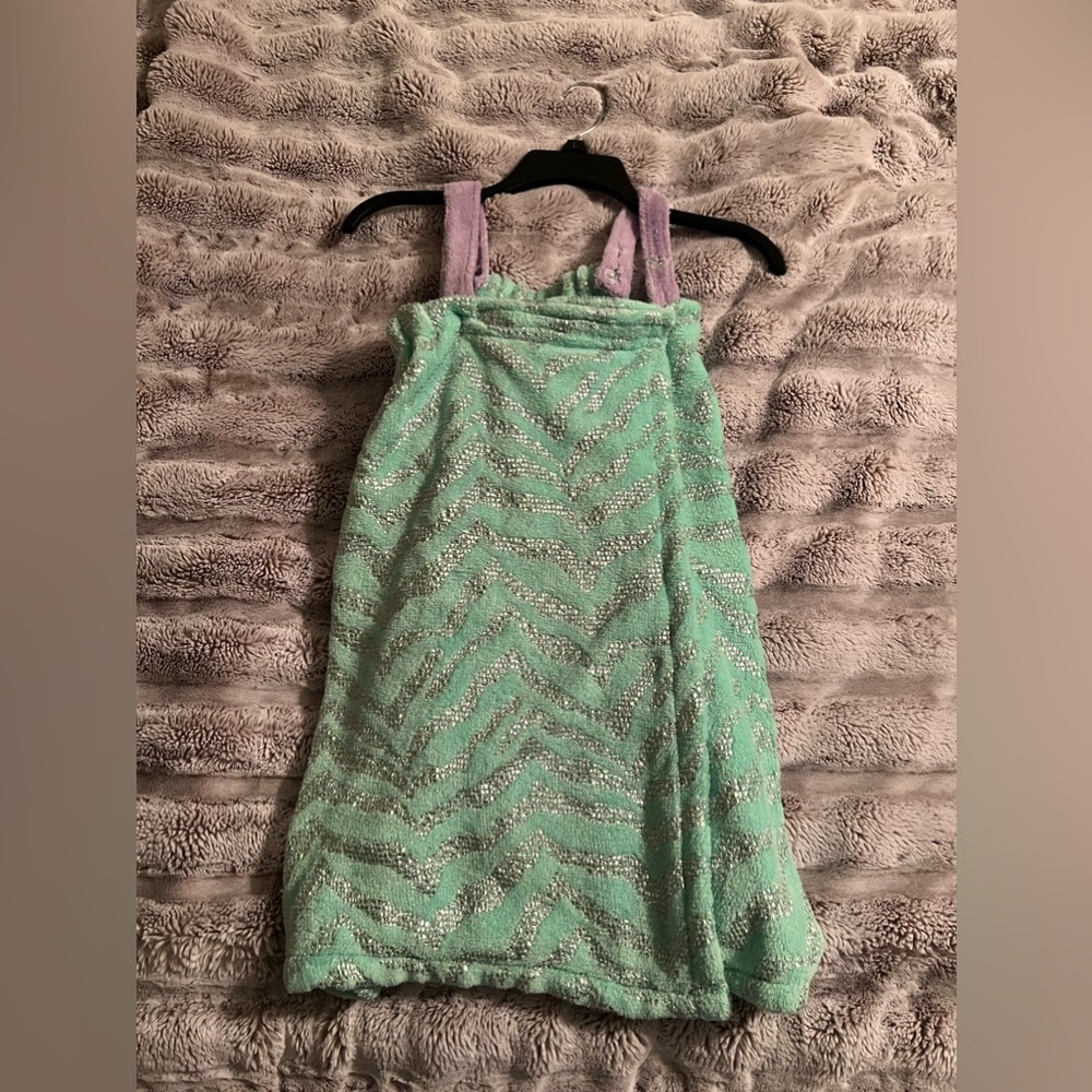 Justice Girls Sparkly Mermaid Pastel Fleece Bath/Shower Wrap size m/l.